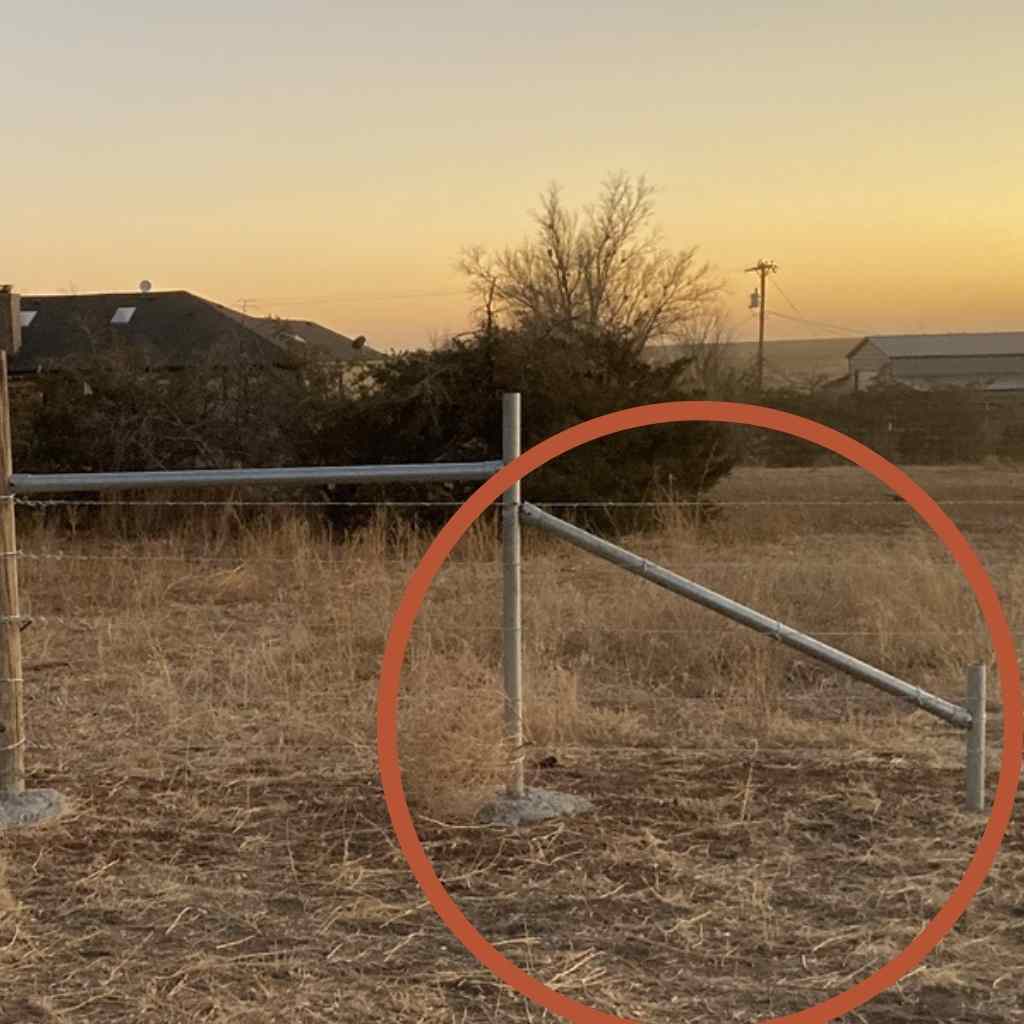 Bullet Fence System&#39;s has multiple kits that can be combined. This picture highlights the N brace kit installed to build a strong pipe fence brace but also shows an H brace kit installation. 