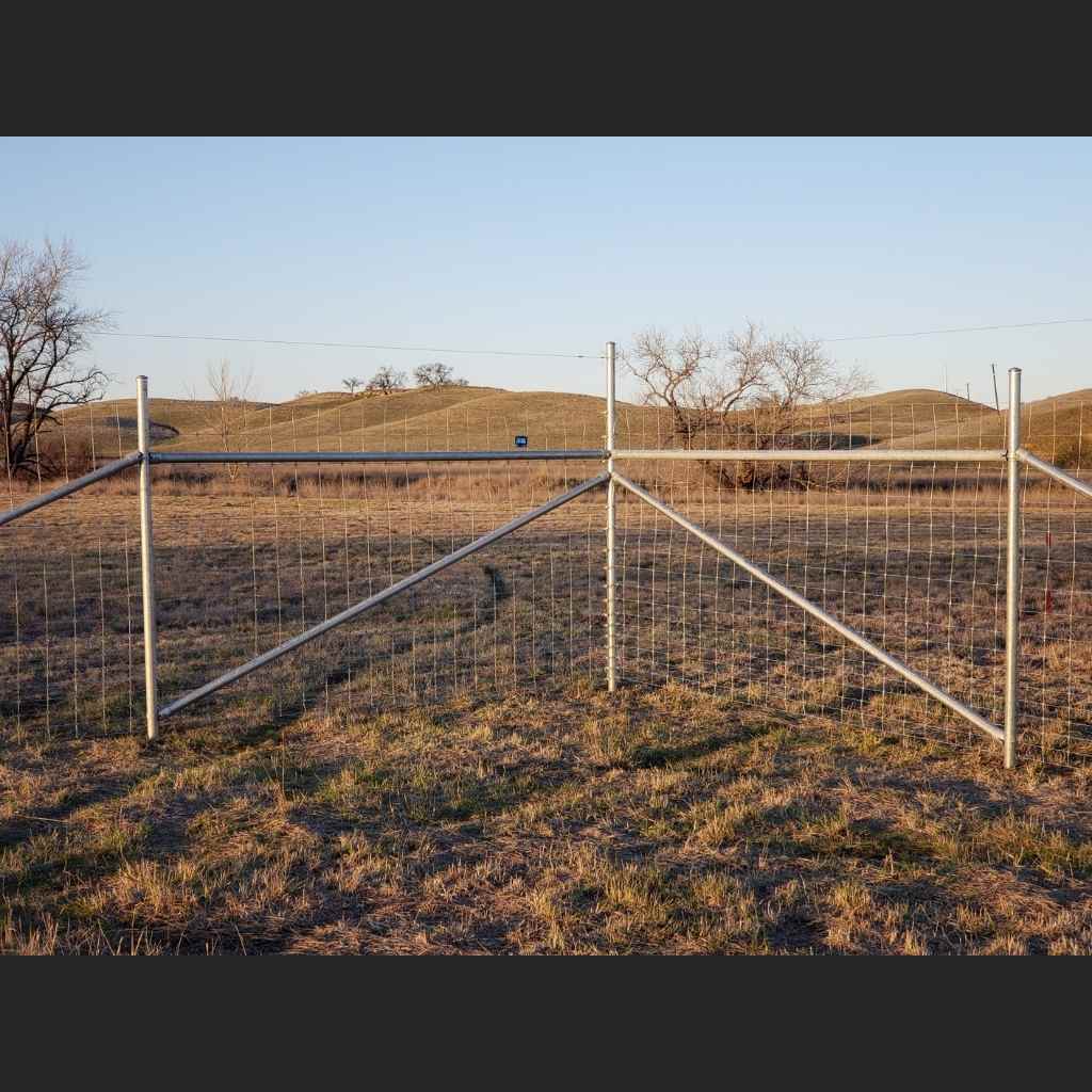 Need to install a deer fence and wondering if there is a simpler way? Check out this deer fence using Bullet Fence Systems corner HN brace kit and corner N brace kit. 